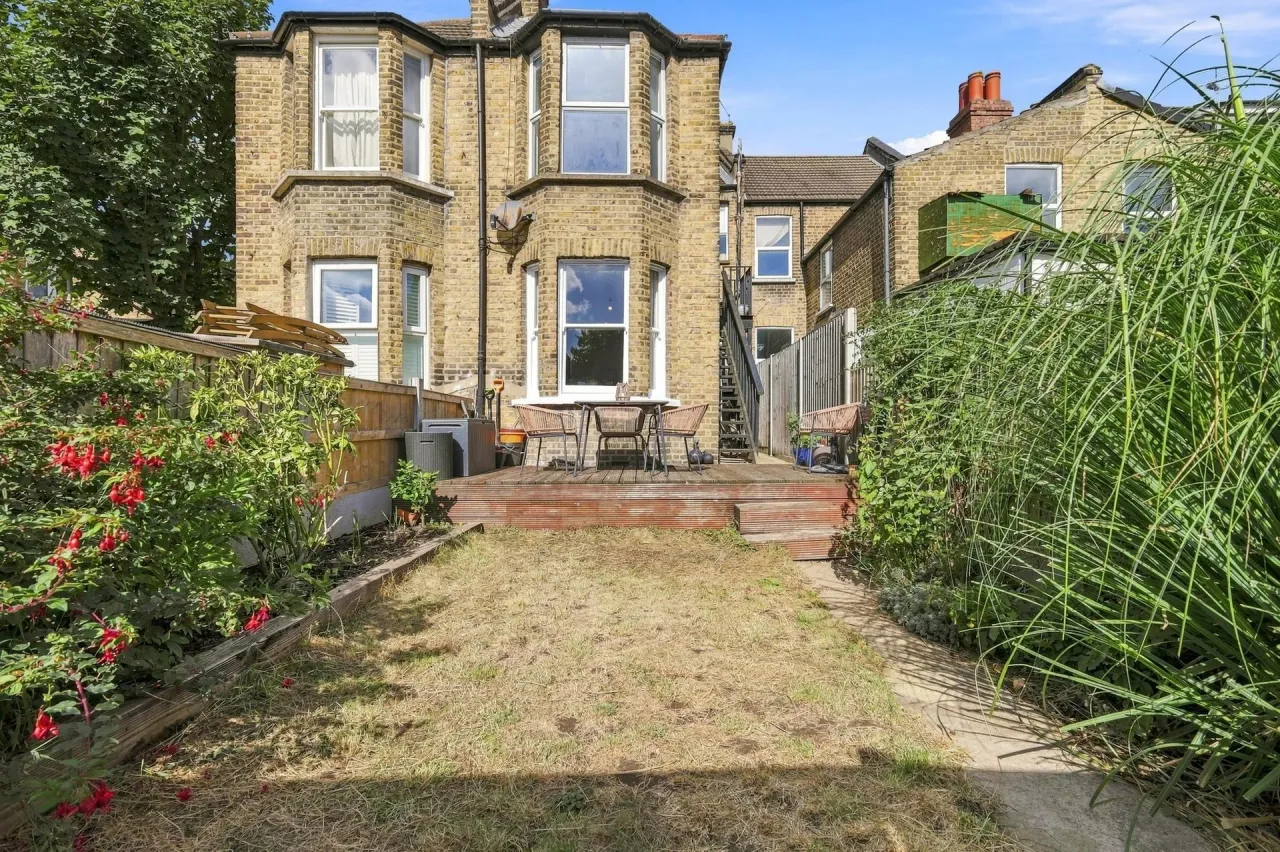 Albert Road, Leyton, E10, photo 12