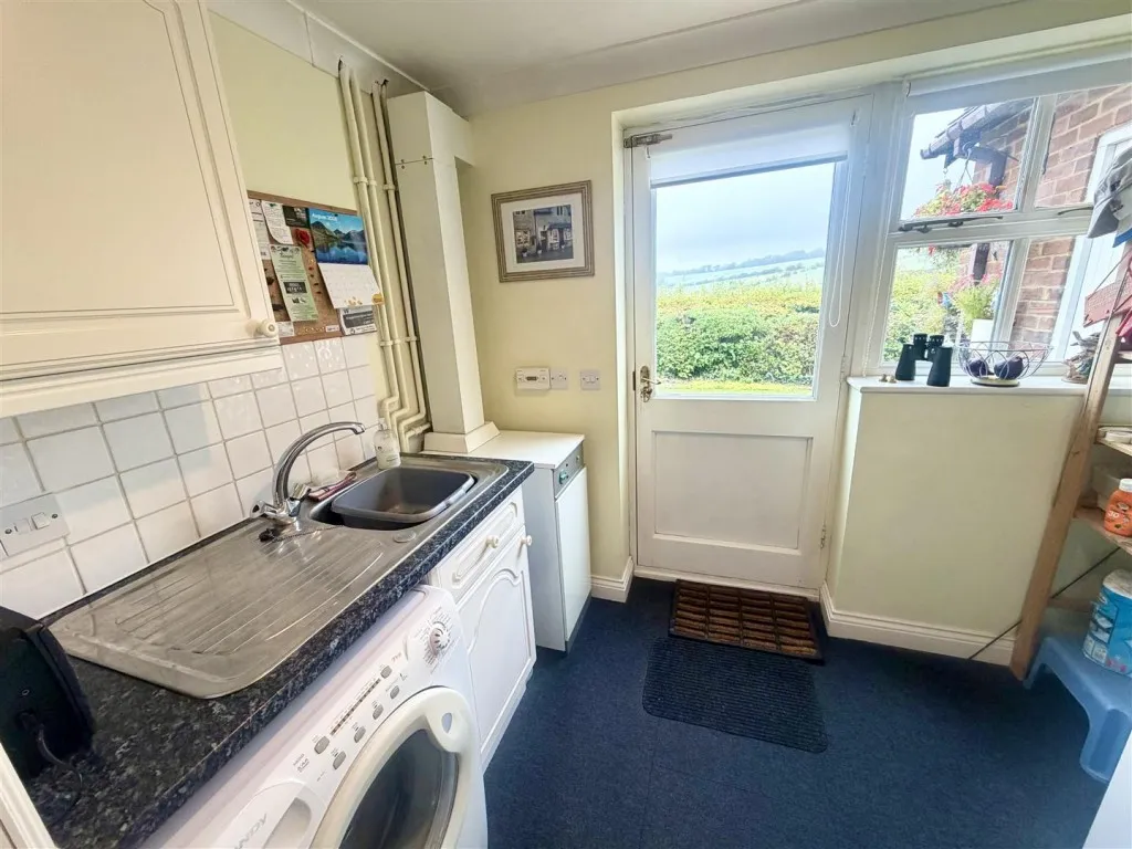 White Horse View, Cherhill, photo 11