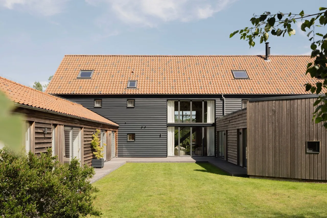 Eastmere Barn, Wretham, photo 22