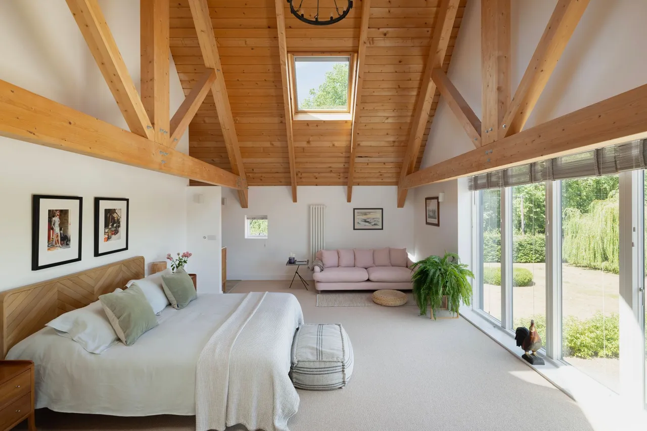 Eastmere Barn, Wretham, photo 17
