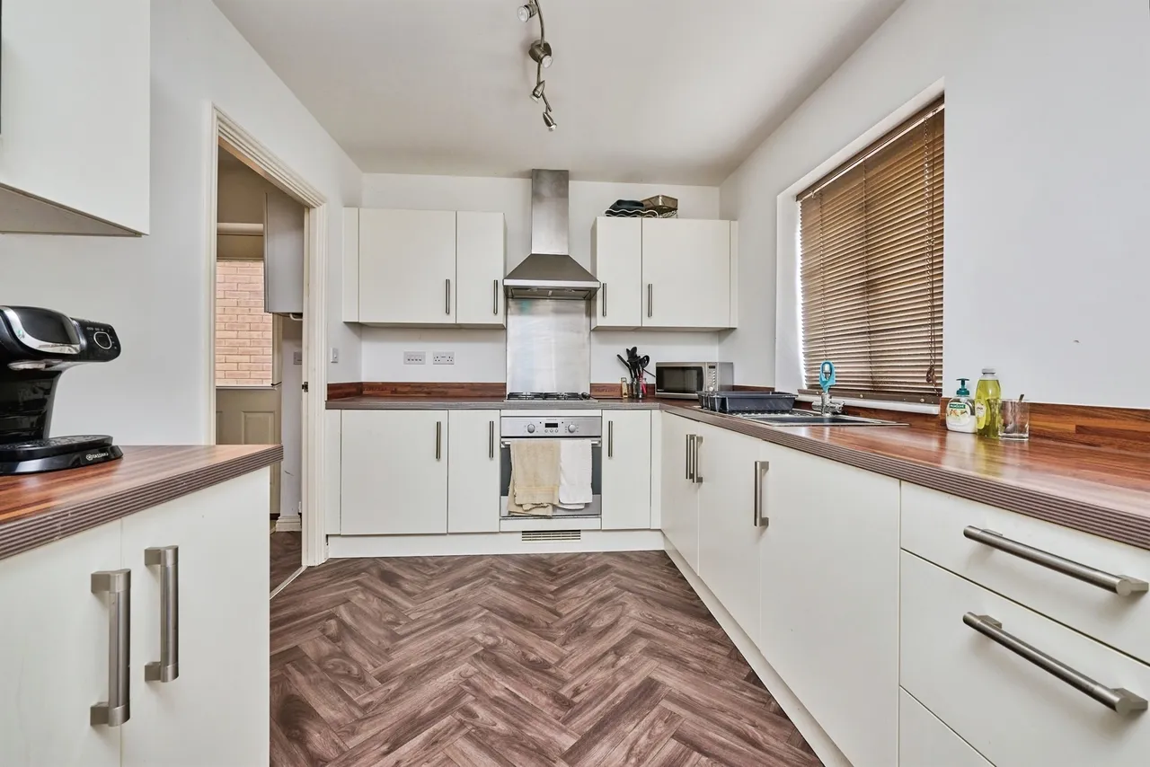 Brooker Avenue, Peterborough, PE4, photo 5