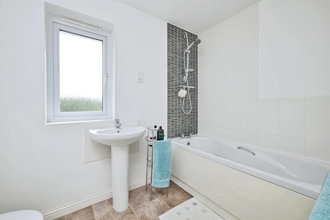 Brooker Avenue, Peterborough, PE4, photo 12