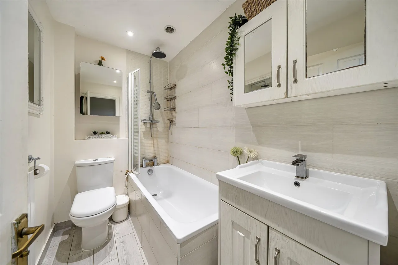 Britton Close, London, SE6, photo 11