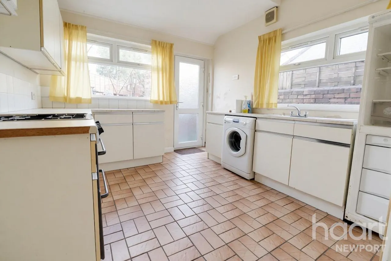 Risca Road, Newport, NP20, photo 9