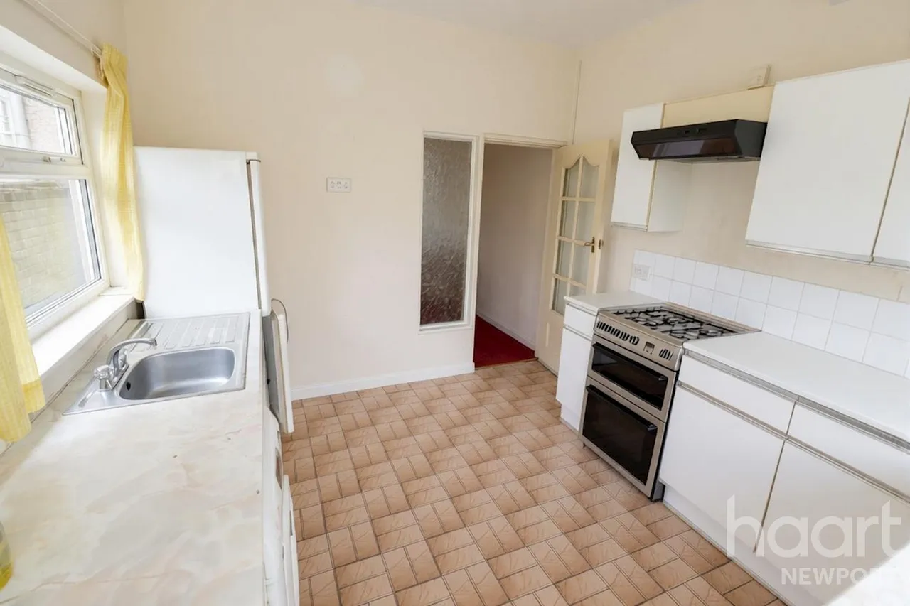 Risca Road, Newport, NP20, photo 11