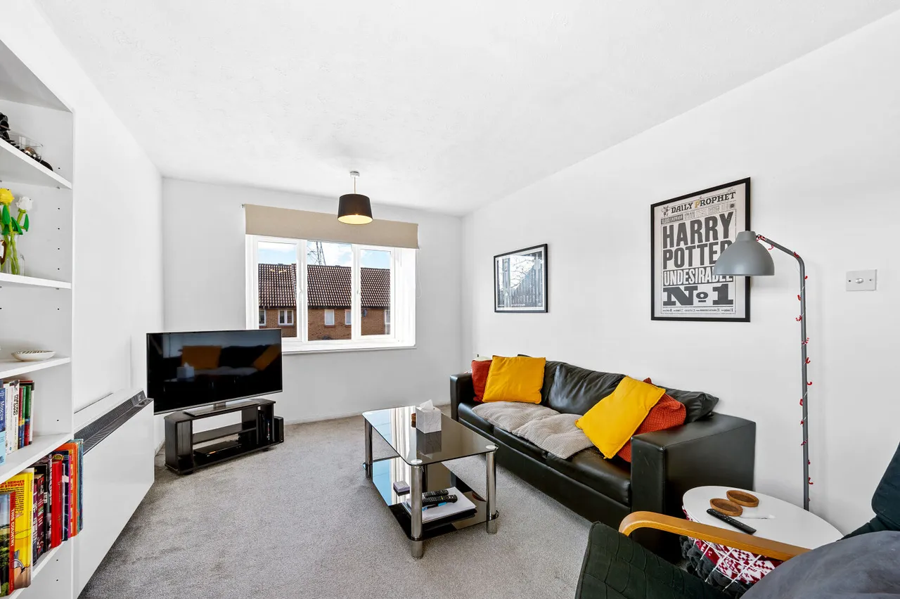 2 bed flat to rent, Kipling Drive, London, SW19