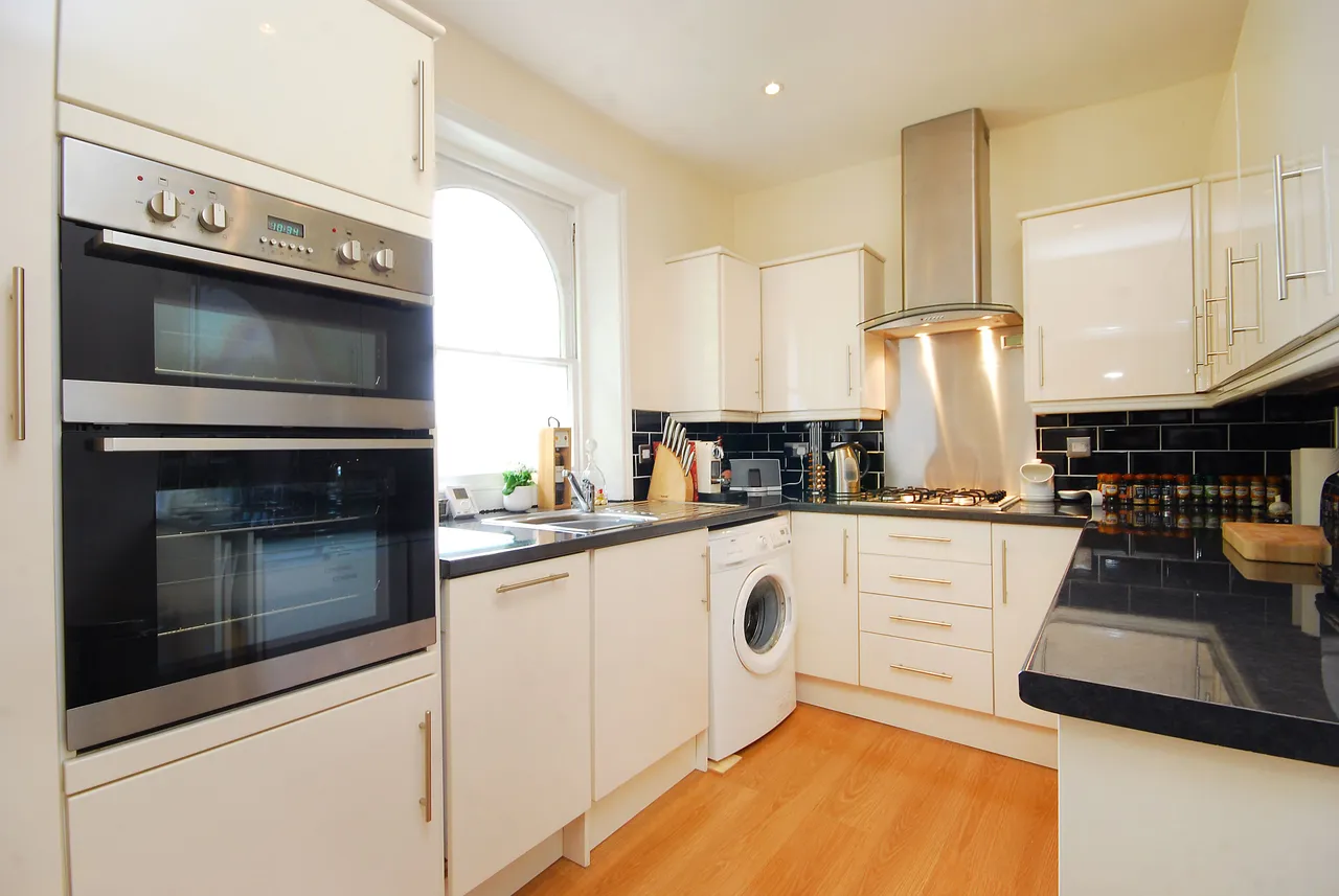43c Leyland Road, London, photo 3