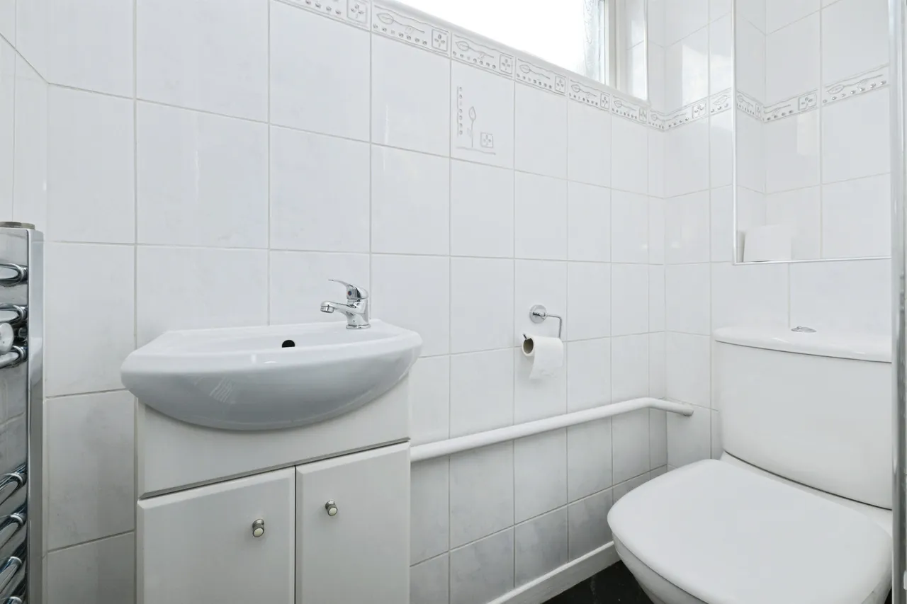 The Precinct, Broxbourne, photo 8