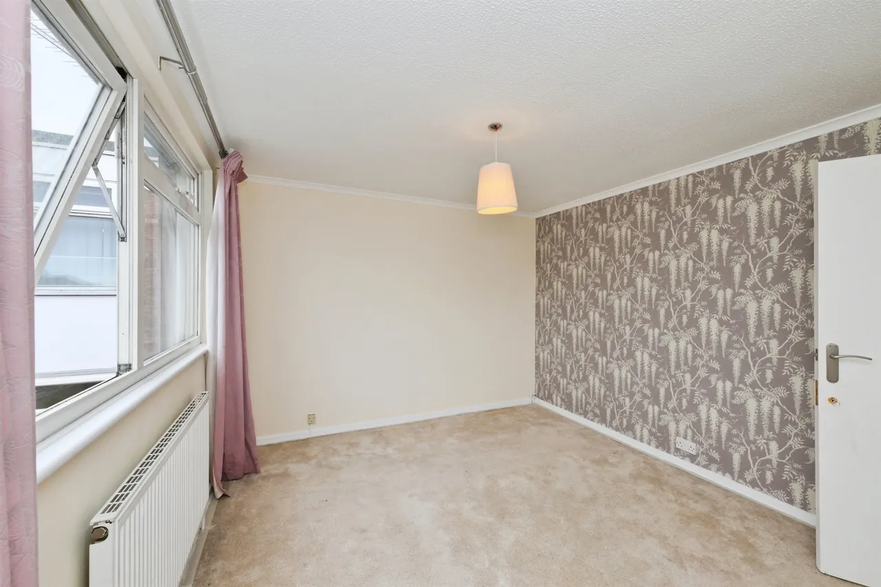 The Precinct, Broxbourne, photo 9