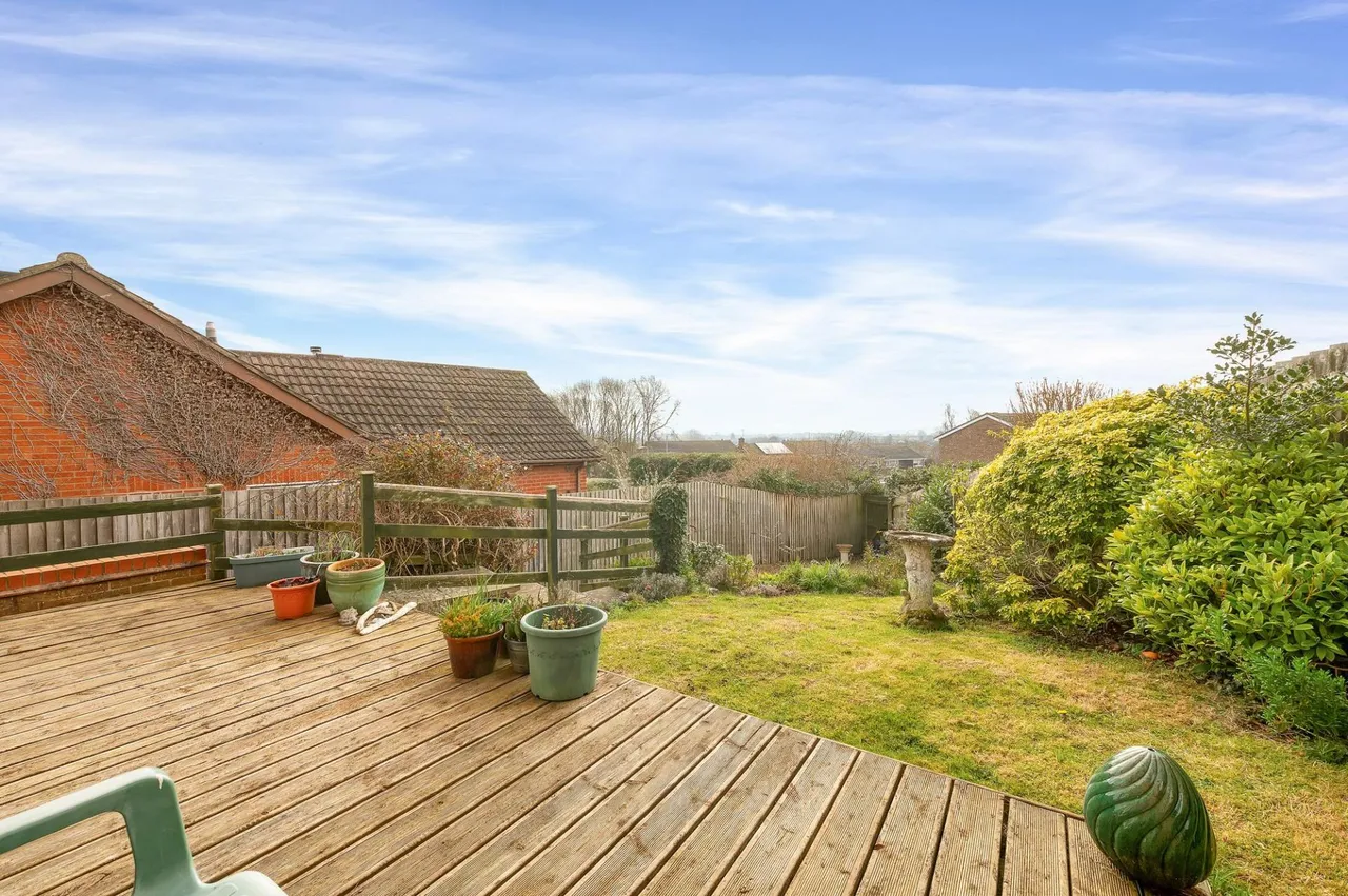 Hilltop Drive, Oakham, LE15, photo 2