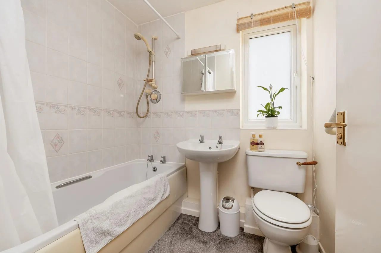 Hilltop Drive, Oakham, LE15, photo 9
