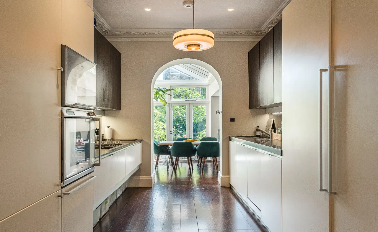 Hereford Road, London, W2, photo 2