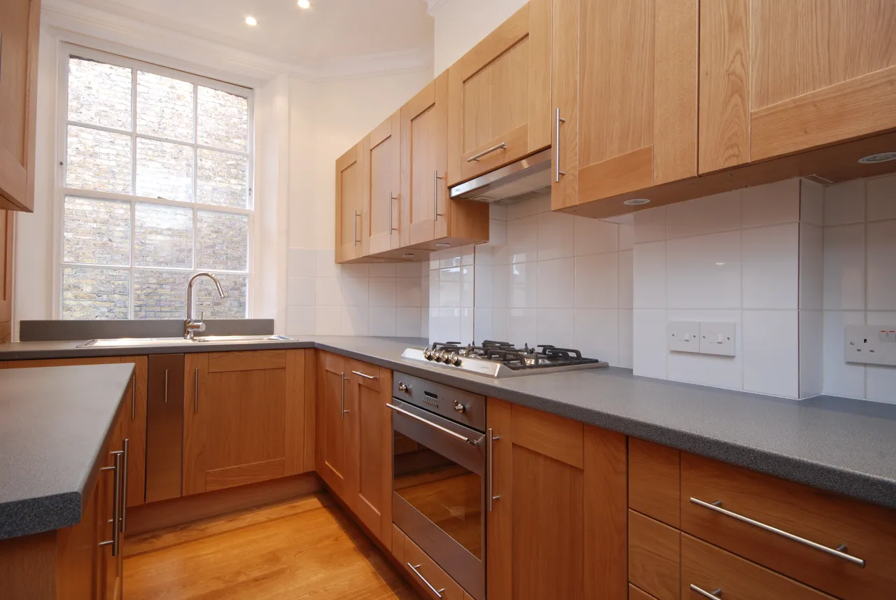 34 Abingdon Mansions, Pater Street, London, photo 3