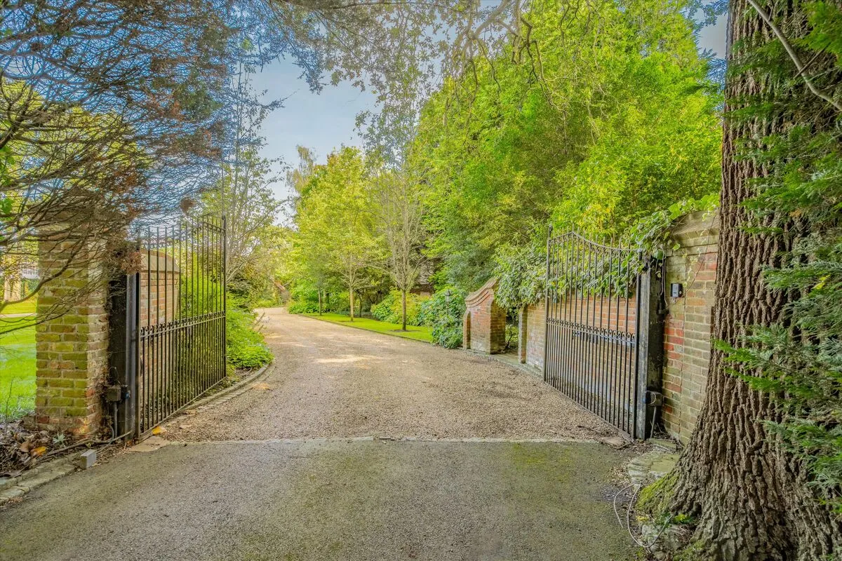Wentworth Drive, Wentworth, GU25, photo 5