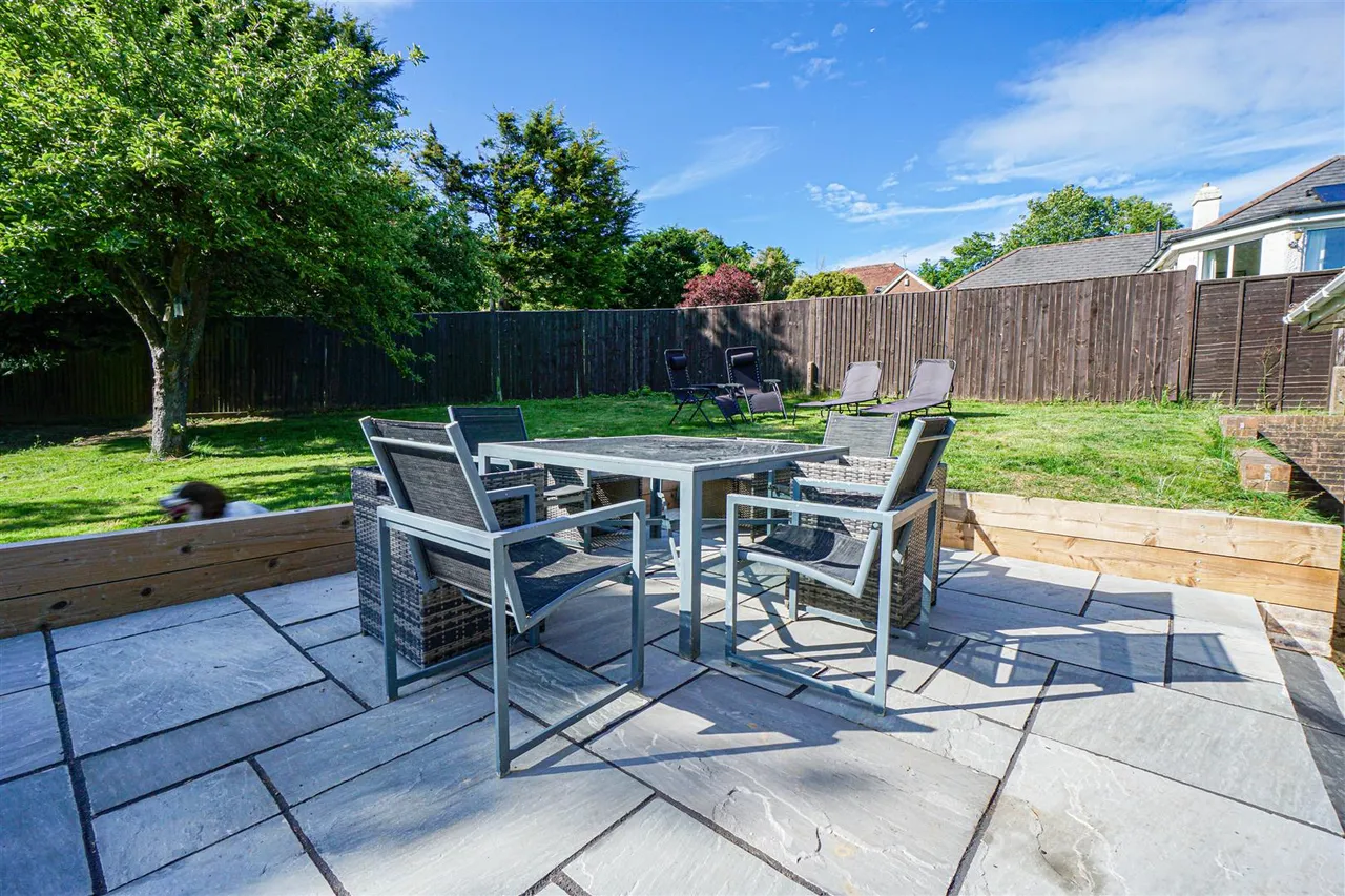 Beauharrow Road, St. Leonards-On-Sea, photo 18