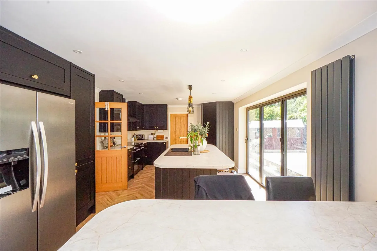 Beauharrow Road, St. Leonards-On-Sea, photo 19
