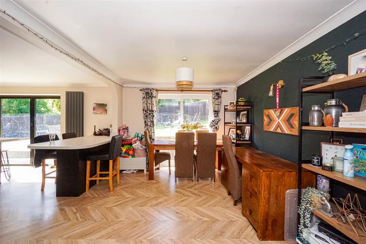Beauharrow Road, St. Leonards-On-Sea, photo 7