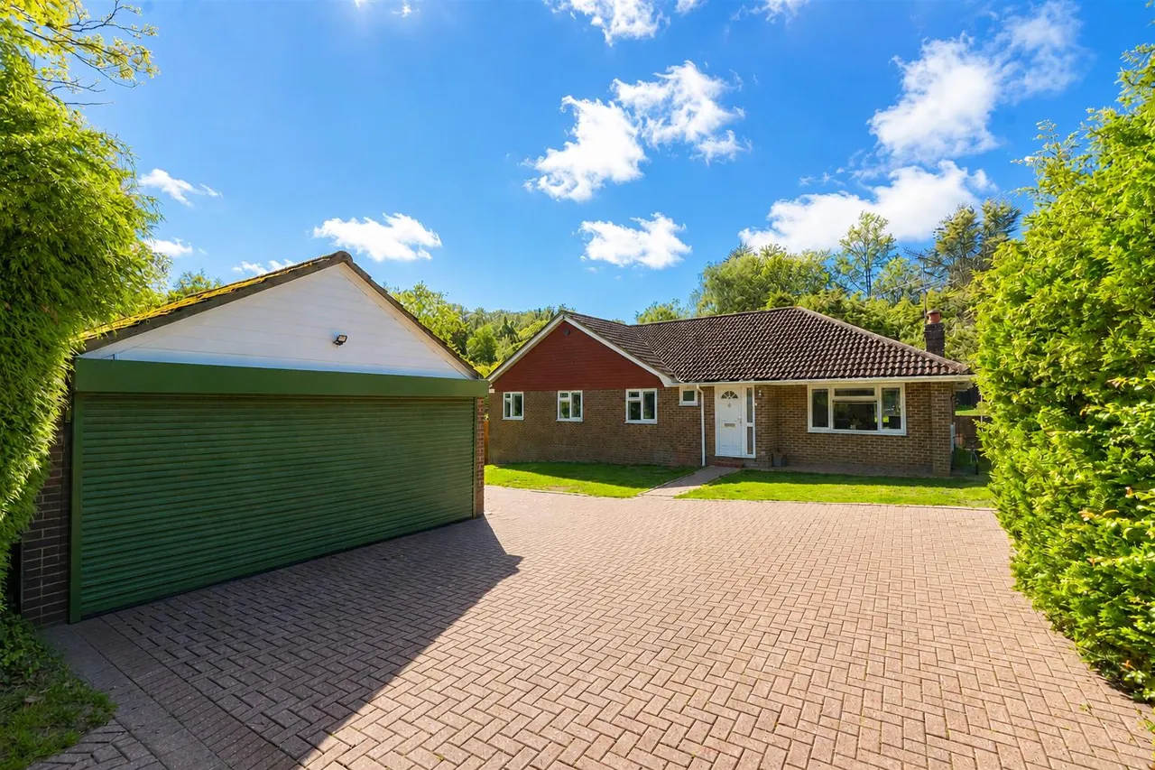 Beauharrow Road, St. Leonards-On-Sea, photo 9