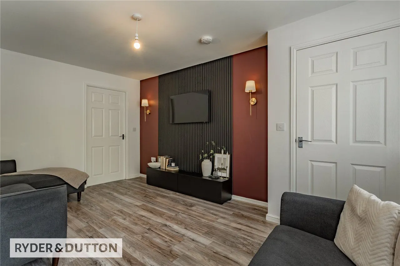 Salisbury Drive, Balderstone, OL11, photo 3