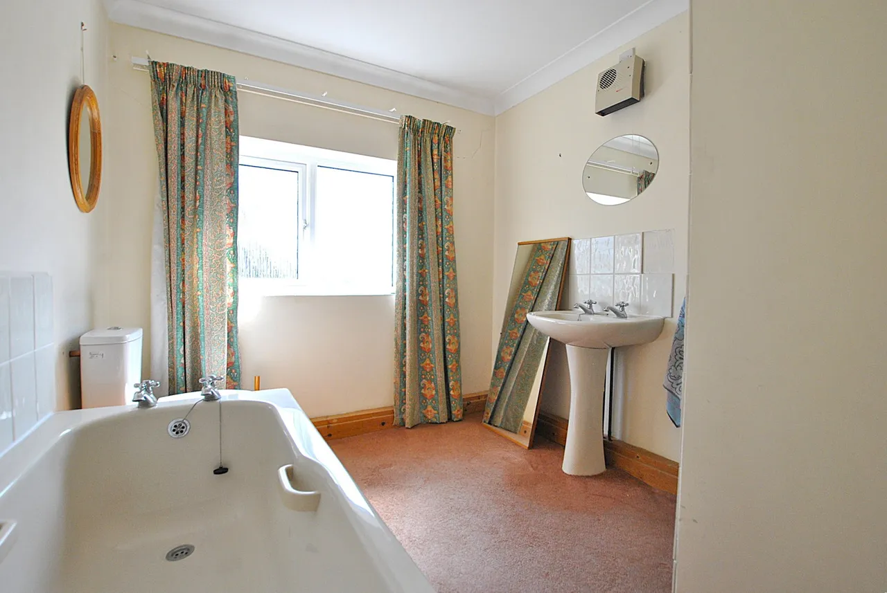 Horseshoes Lane, Weston Colville, CB21, photo 9