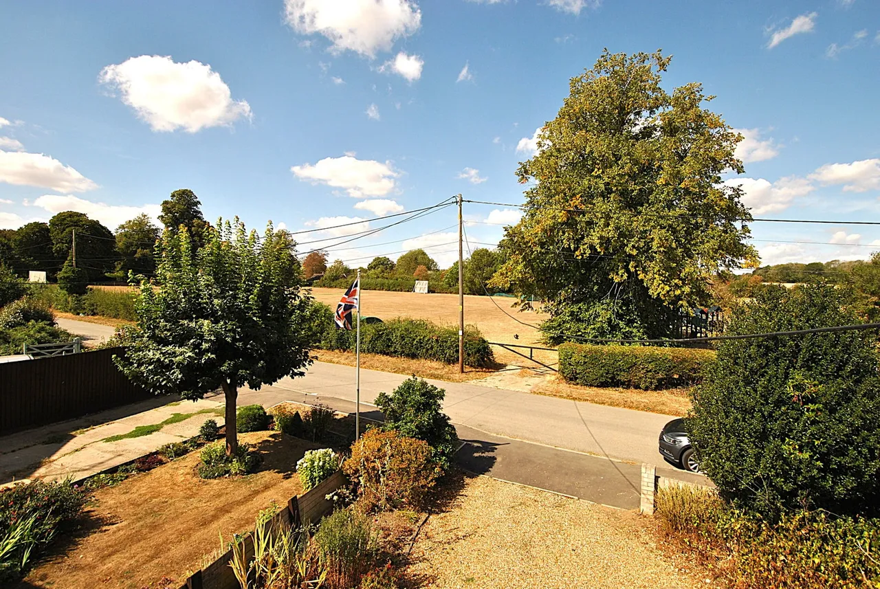 Horseshoes Lane, Weston Colville, CB21, photo 12