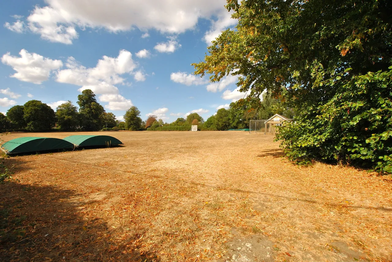 Horseshoes Lane, Weston Colville, CB21, photo 11