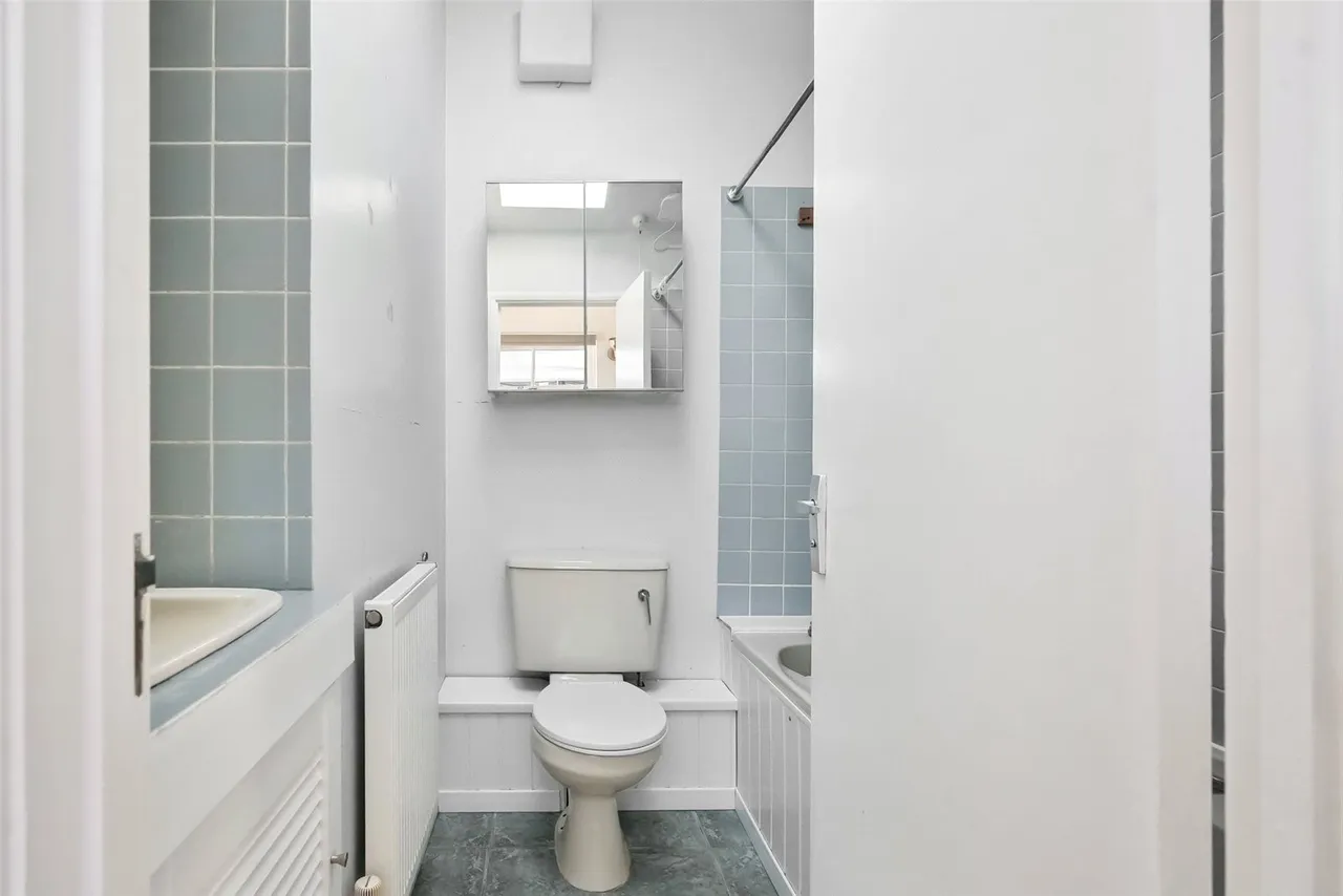 First Cross Road, Twickenham, TW2 5QA, photo 10