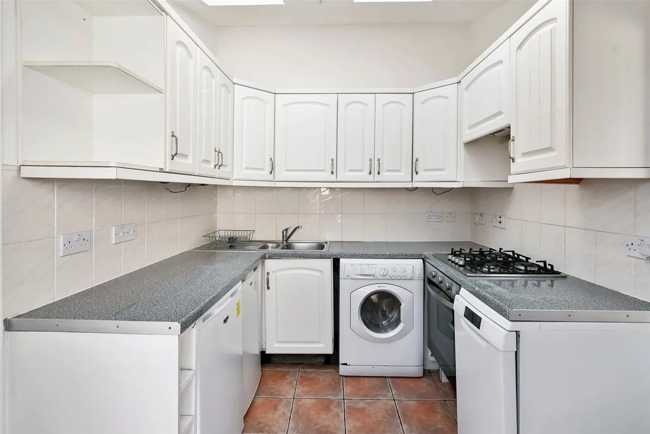 First Cross Road, Twickenham, TW2 5QA, photo 7