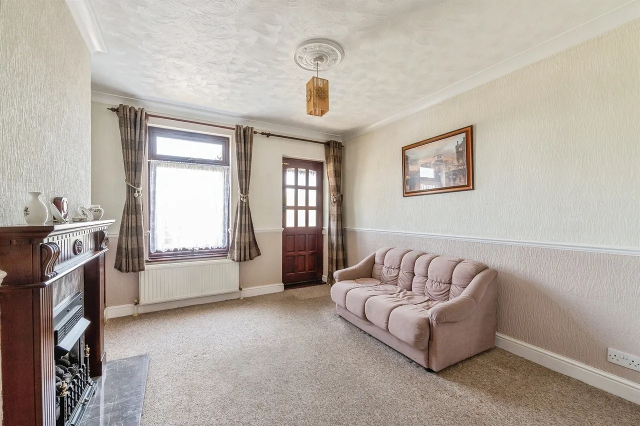 Wennington Road, Wennington, Rainham, photo 9