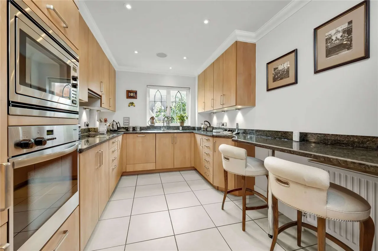 Ormonde Place, Old Avenue, Weybridge, Surrey, KT13 0PE, photo 8