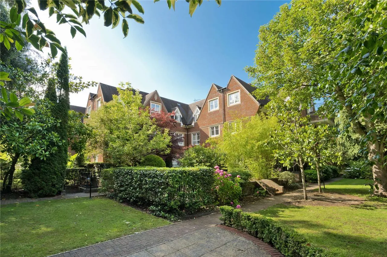 Ormonde Place, Old Avenue, Weybridge, Surrey, KT13 0PE, photo 4