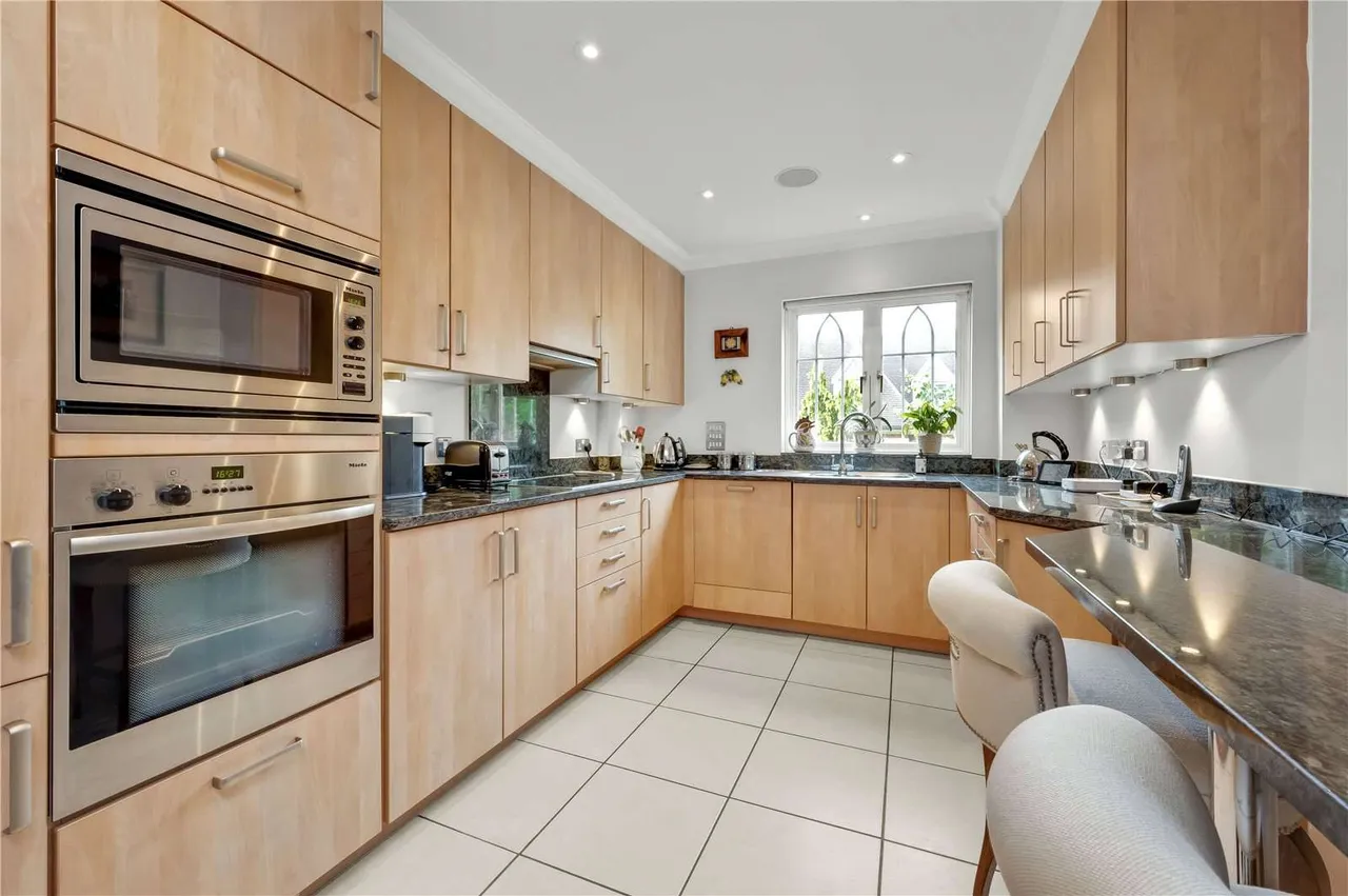 Ormonde Place, Old Avenue, Weybridge, Surrey, KT13 0PE, photo 11