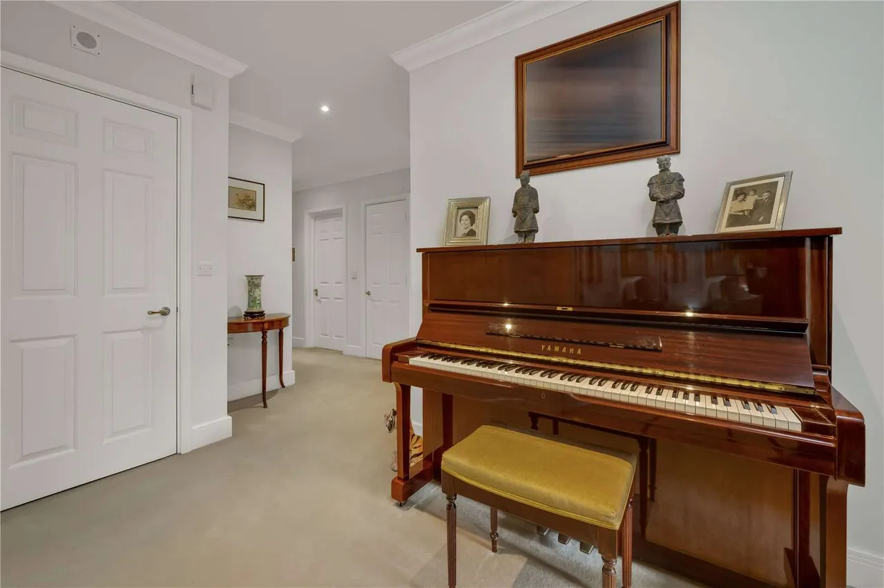 Ormonde Place, Old Avenue, Weybridge, Surrey, KT13 0PE, photo 9