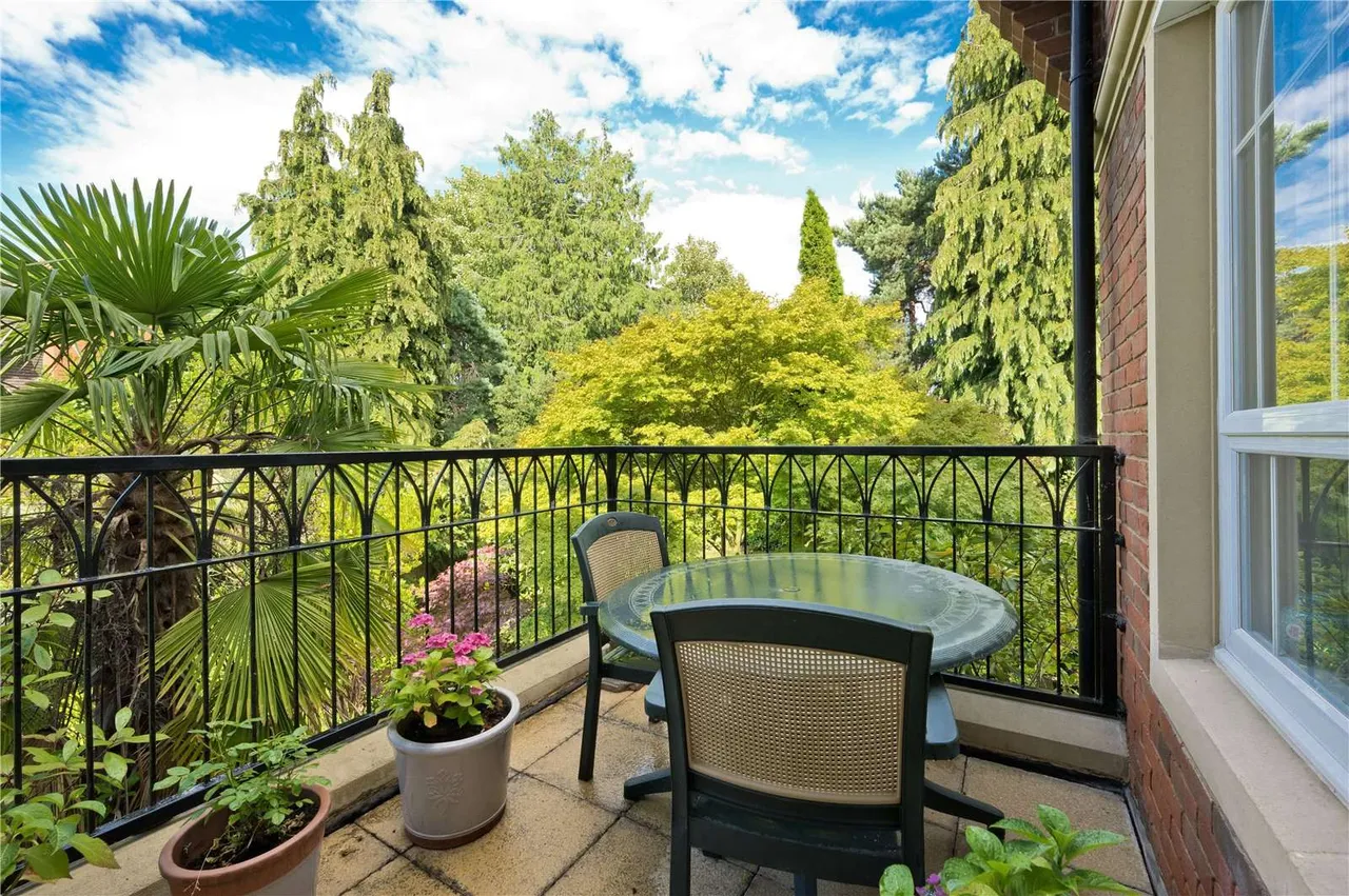 Ormonde Place, Old Avenue, Weybridge, Surrey, KT13 0PE, photo 3