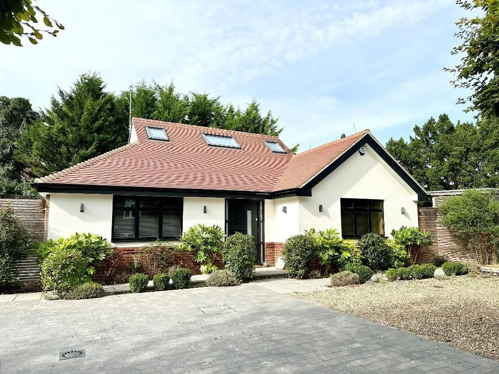 3 bed house to rent, Elmfield Way, Sanderstead