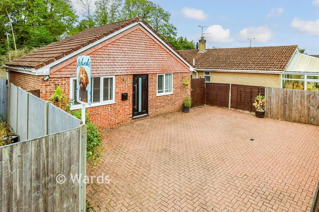 3 bed house for sale, Bell Way, Kingswood, ME17