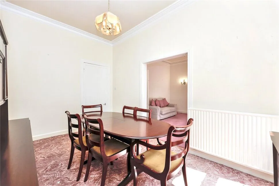 Pittencrieff Street, Dunfermline, KY12, photo 12