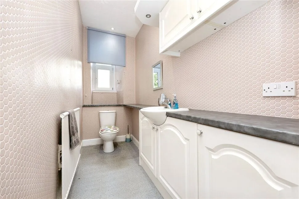 Pittencrieff Street, Dunfermline, KY12, photo 11