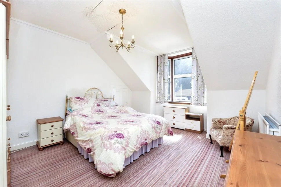 Pittencrieff Street, Dunfermline, KY12, photo 21