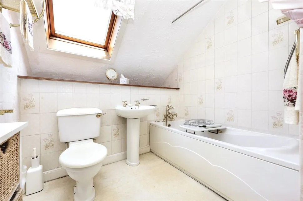 Pittencrieff Street, Dunfermline, KY12, photo 26
