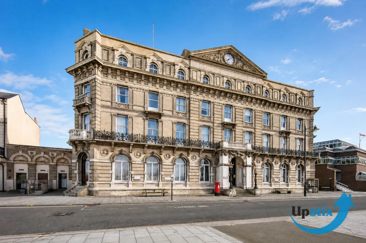 2 bed flat for sale — Quayside Court, Harwich, CO12 3HH