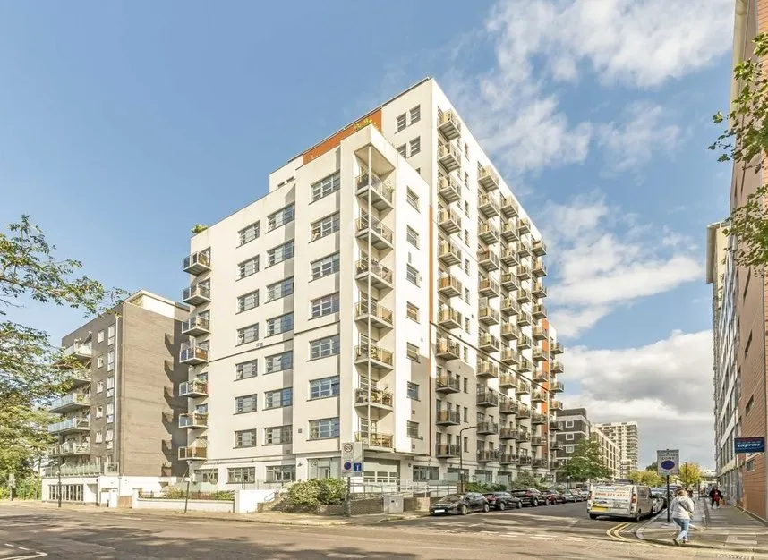 2 bed flat to rent, Southgate Road, London, N1