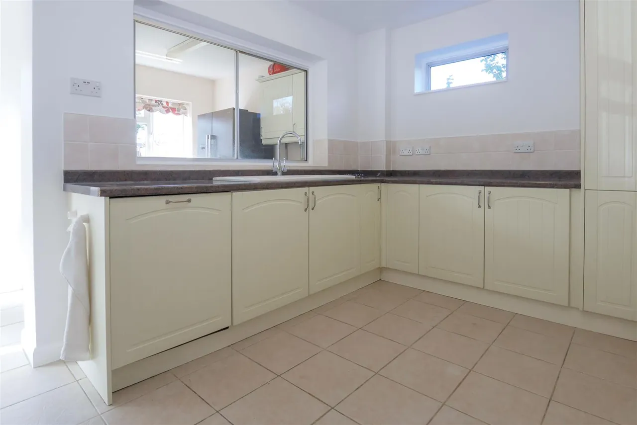 Cornfield Close, Littlehampton, photo 4