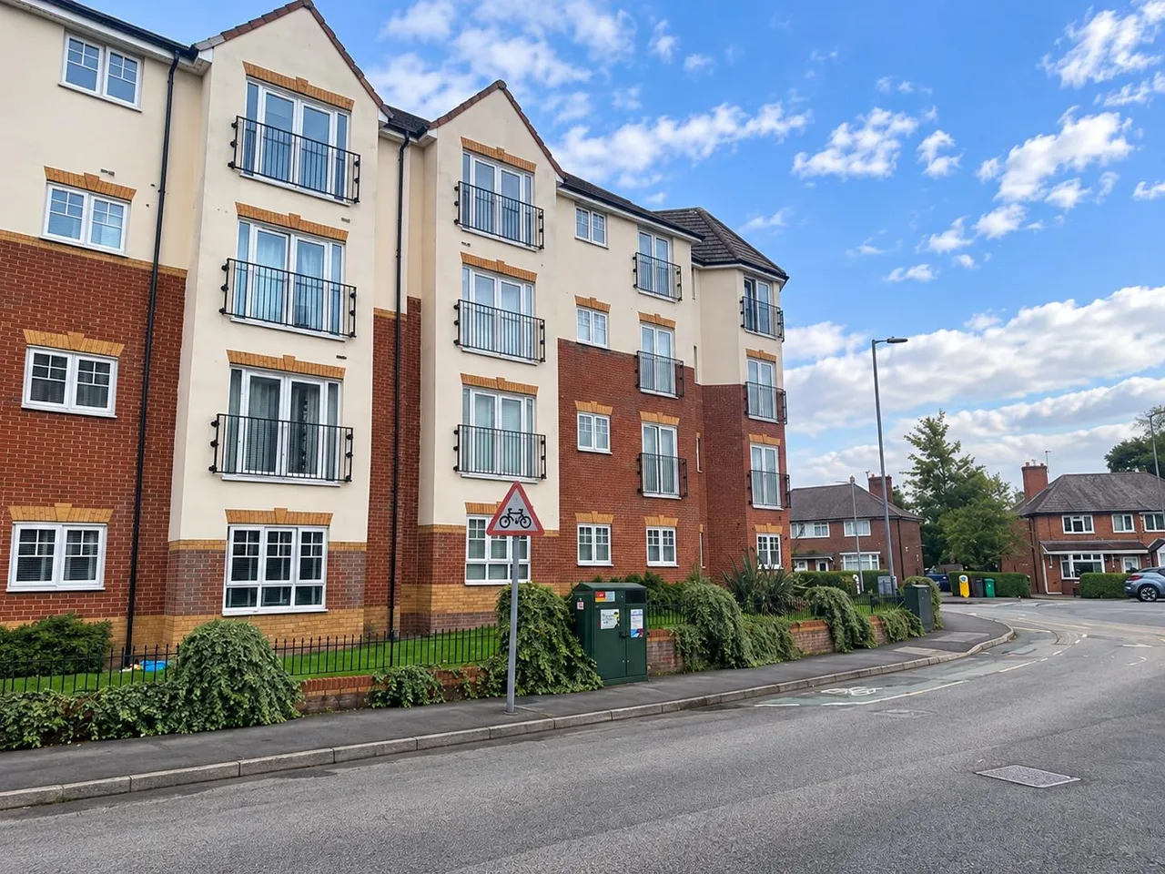 2 bed flat for sale, Kilmaine Avenue, Manchester, M9