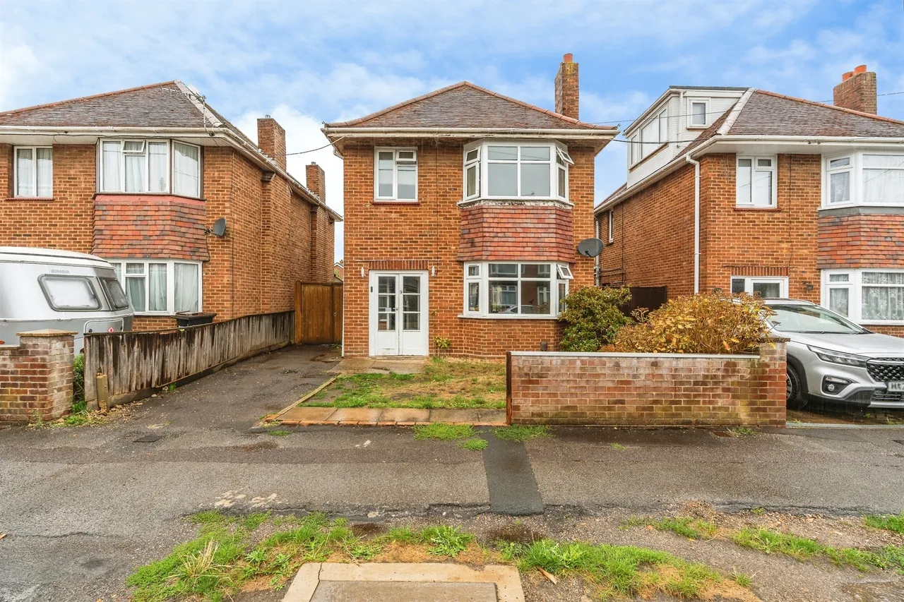 Compton Road, Totton, SO40, photo 2