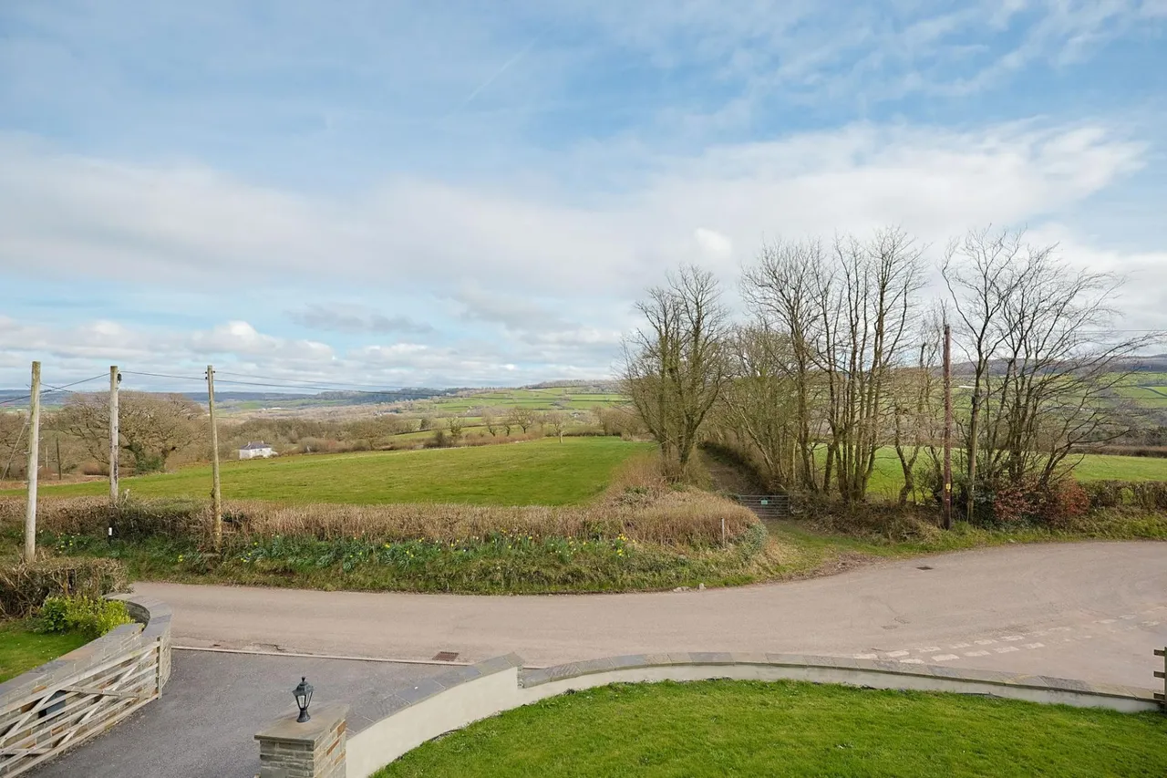 Pedrheol, Llanddarog, SA32, photo 33