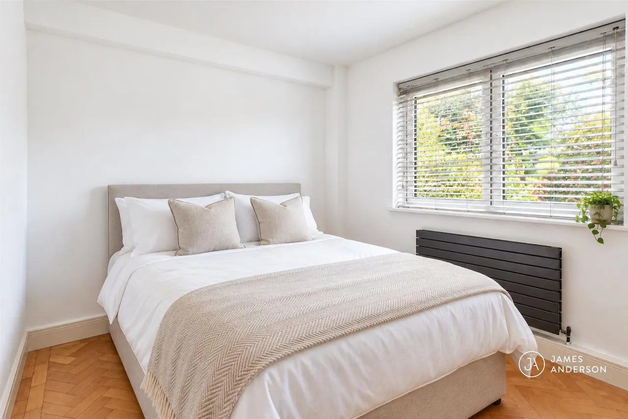 Upper Richmond Road, London, SW15, photo 3
