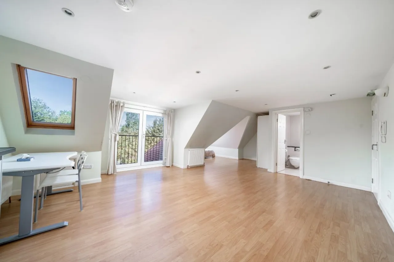 Chatsworth Road, London, NW2, photo 4