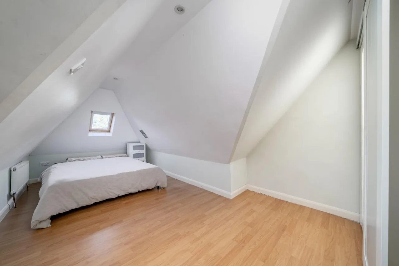 Chatsworth Road, London, NW2, photo 5