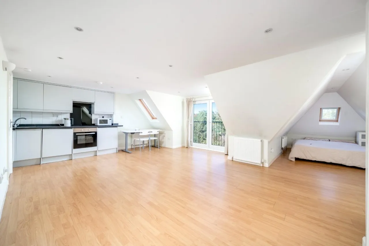 Chatsworth Road, London, NW2, photo 10